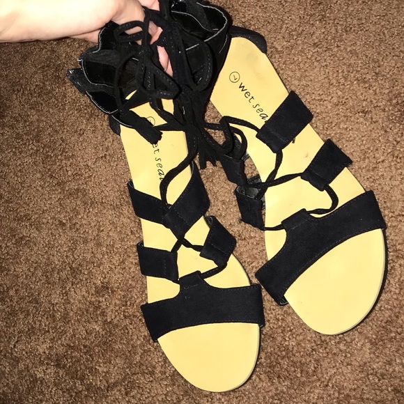 Strappy Lace Up Ankle Wrap Gladiators Flat Sandals - Picture 3 of 8